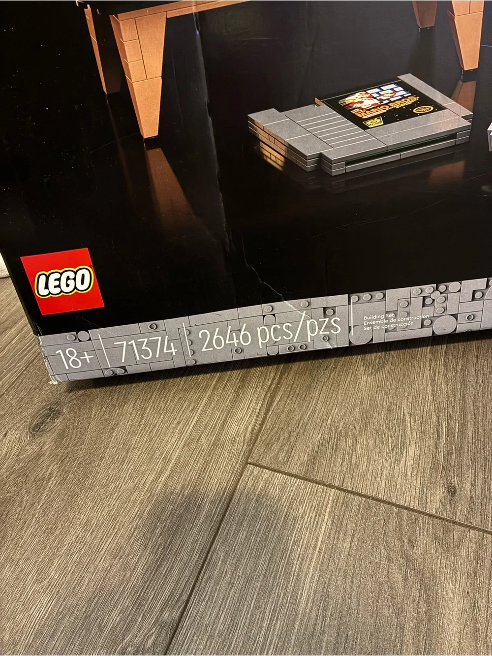 LEGO Nintendo Entertainment System Console & Retro TV Set - Brown, Gray, Black